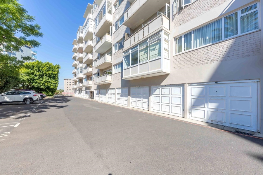 2 Bedroom Property for Sale in Green Point Western Cape